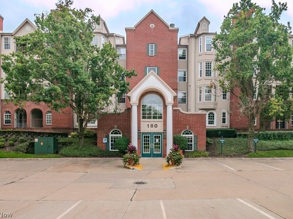 180 Fox Hollow Drive , Unit 103, Mayfield Heights, OH 44124