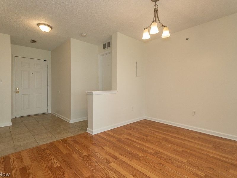 180 Fox Hollow Drive, Unit 103, Mayfield Heights, OH 44124 Photo 12