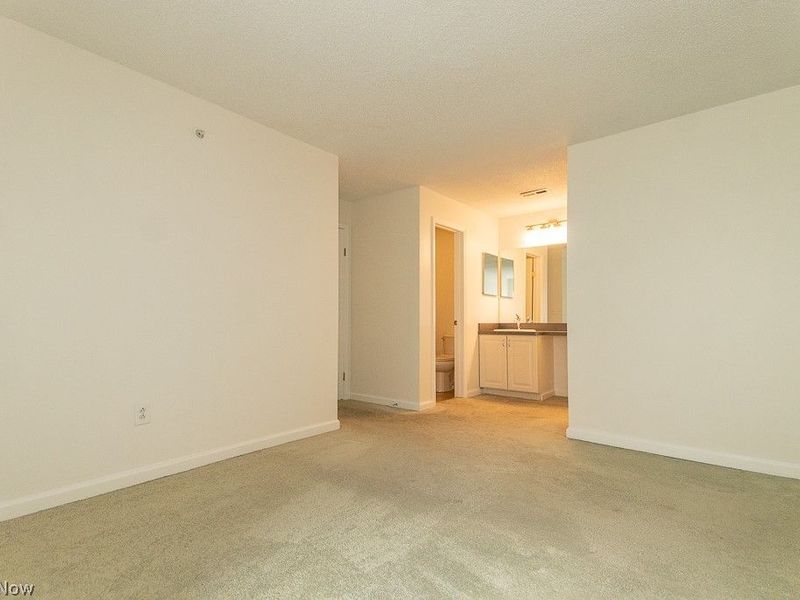 180 Fox Hollow Drive, Unit 103, Mayfield Heights, OH 44124 Photo 15