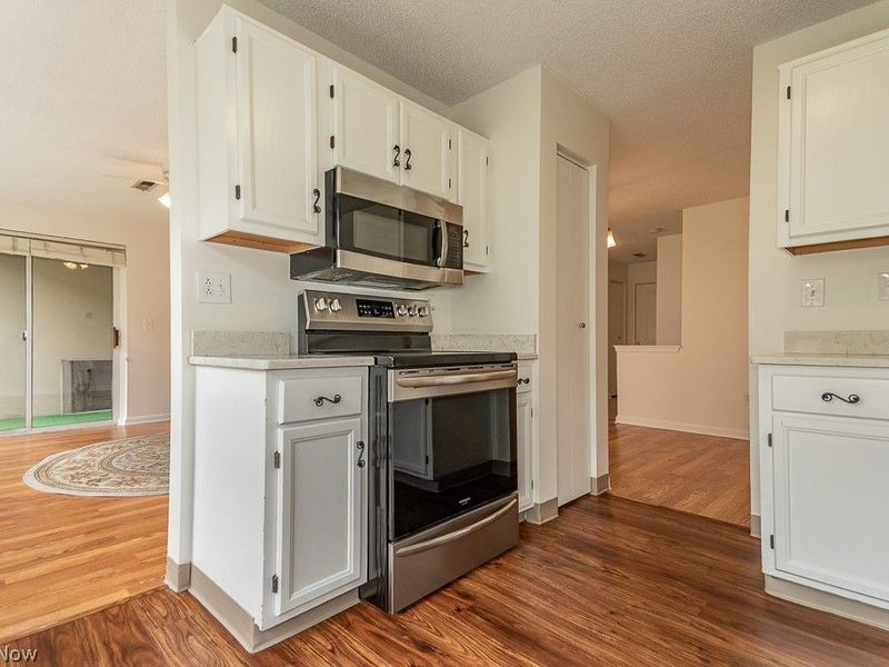 180 Fox Hollow Drive, Unit 103, Mayfield Heights, OH 44124 Photo 8