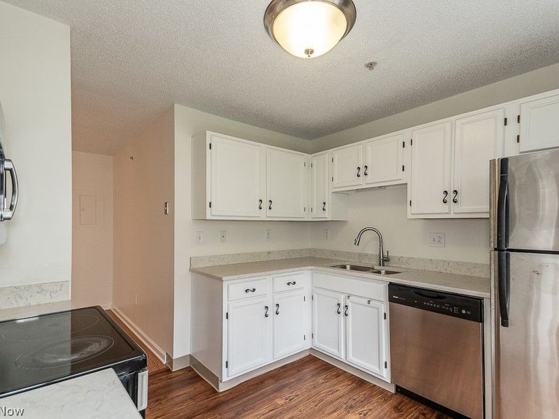 180 Fox Hollow Drive, Unit 103, Mayfield Heights, OH 44124 Photo 9