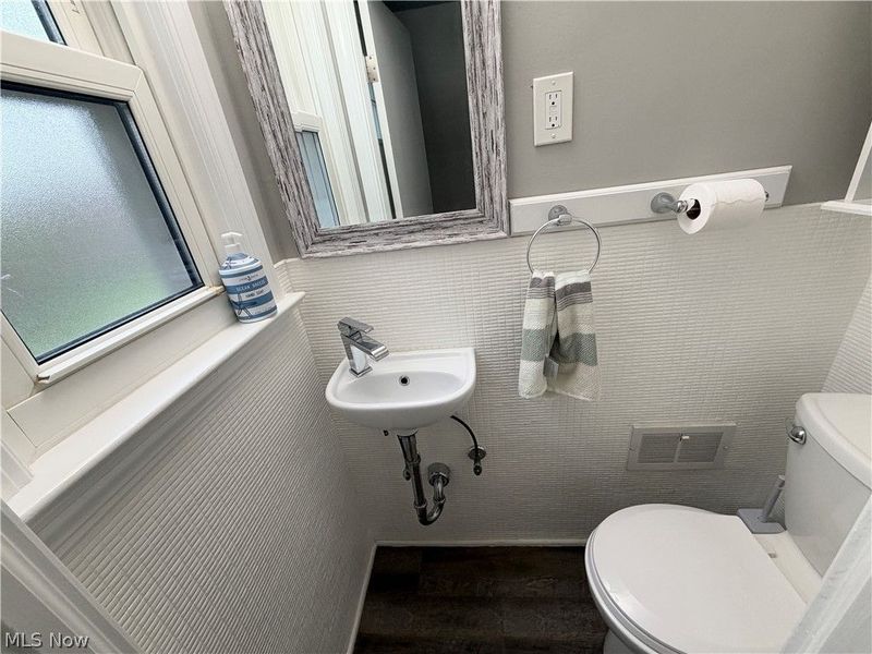 90 E 207th Street , Euclid, OH 44123 Photo 16