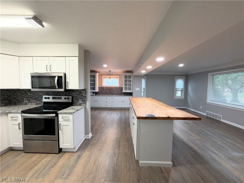 90 E 207th Street , Euclid, OH 44123 Photo 6