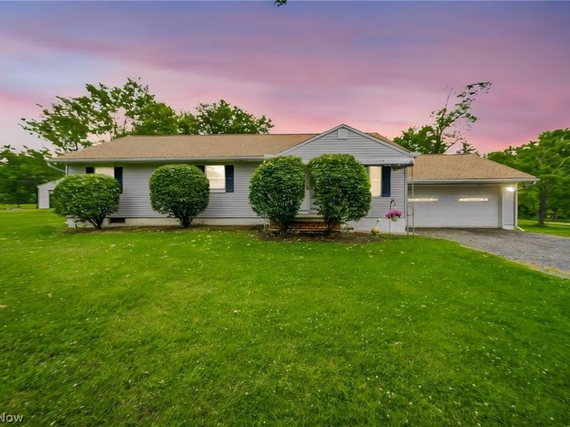 8625 Ravenna Road, Chardon, OH 44024 Photo 2