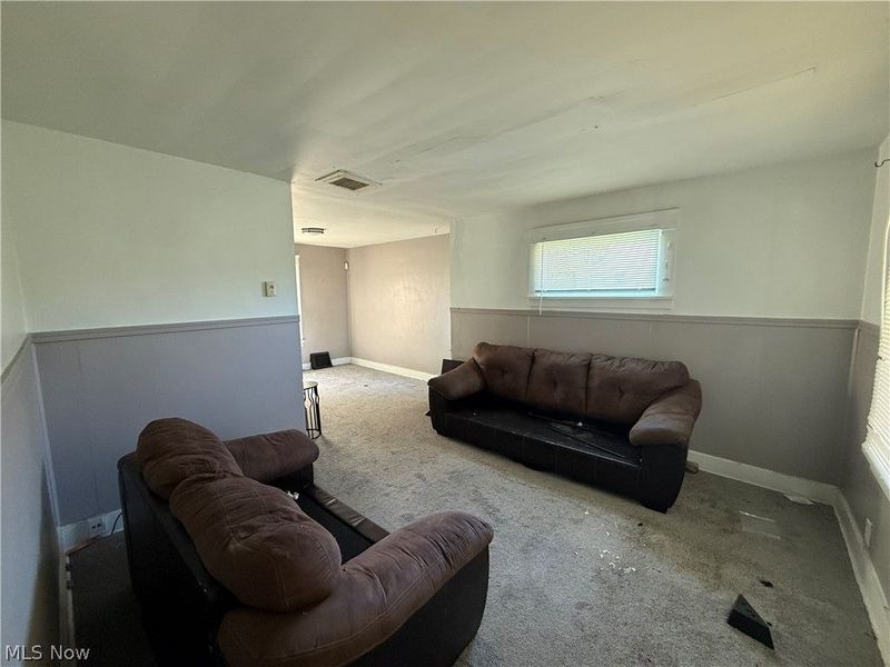 7908 Vineyard Avenue , Cleveland, OH 44105 Photo 2