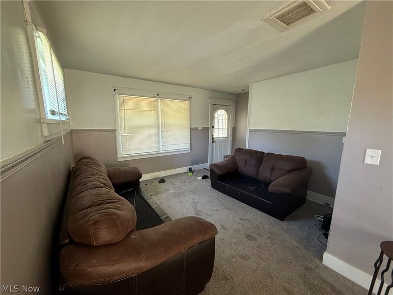 7908 Vineyard Avenue , Cleveland, OH 44105 Photo 4