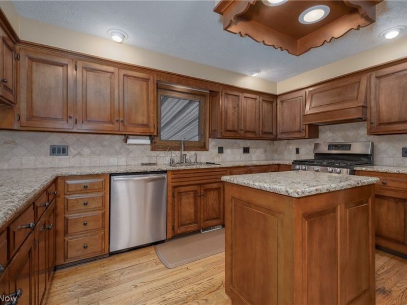 1431 Springhaven Circle NE, Massillon, OH 44646 Photo 32