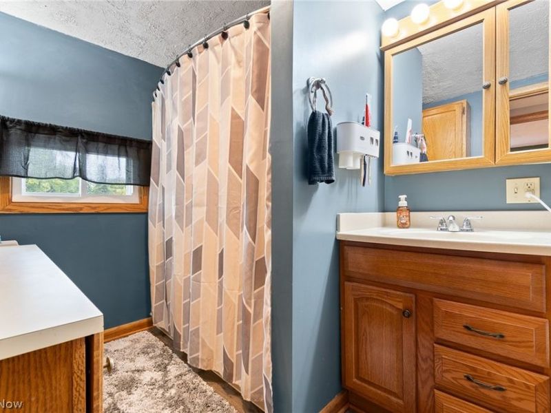 664 W Oregon Avenue , Sebring, OH 44672 Photo 15