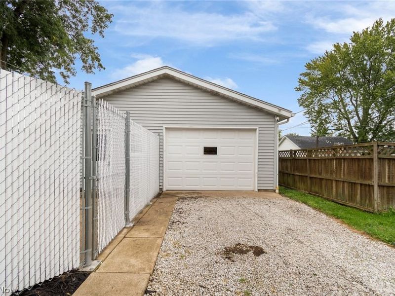 664 W Oregon Avenue , Sebring, OH 44672 Photo 24