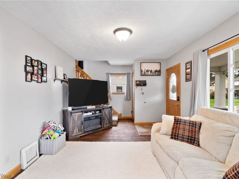 664 W Oregon Avenue , Sebring, OH 44672 Photo 6
