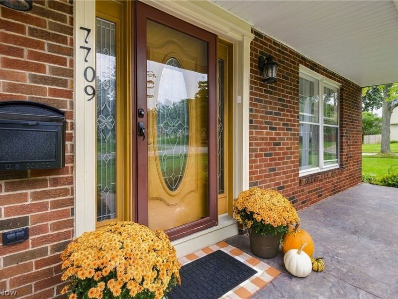 7709 Green Valley Drive , Parma, OH 44134 Photo 3