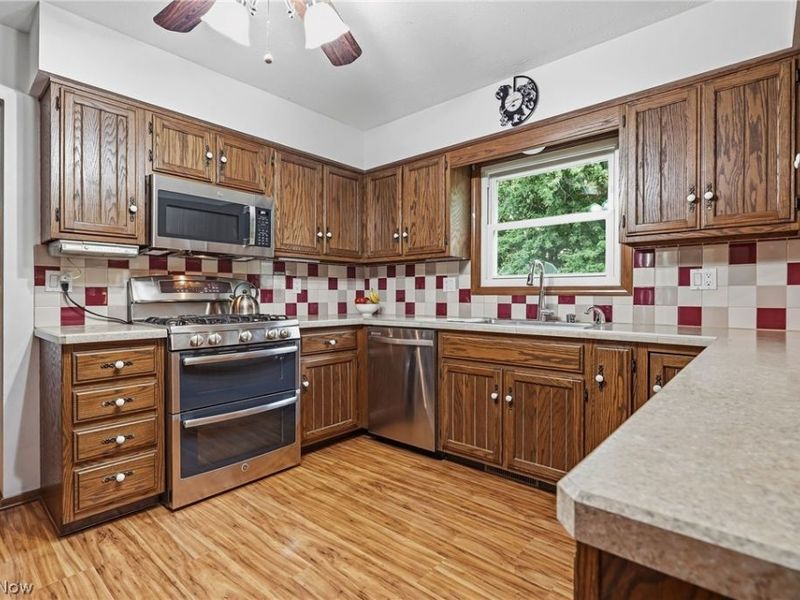 5066 Creekside Boulevard, Brunswick Hills, OH 44212 Photo 10