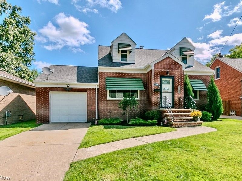 1279 Sunset Road, Mayfield Heights, OH 44124 Photo 2