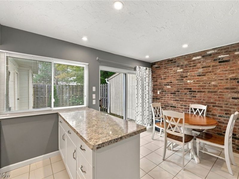 5612 Chelmsford Drive, Lyndhurst, OH 44124 Photo 9