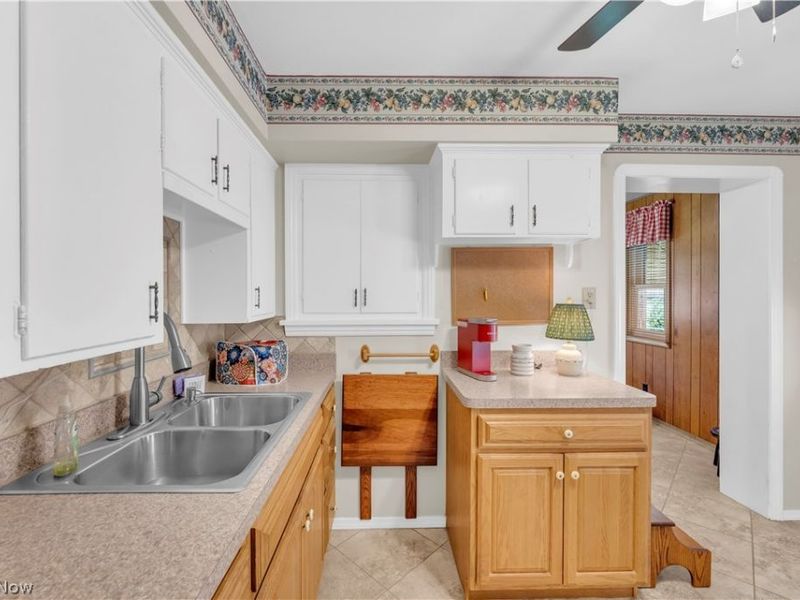4456 W 57th Street, Cleveland, OH 44144 Photo 9