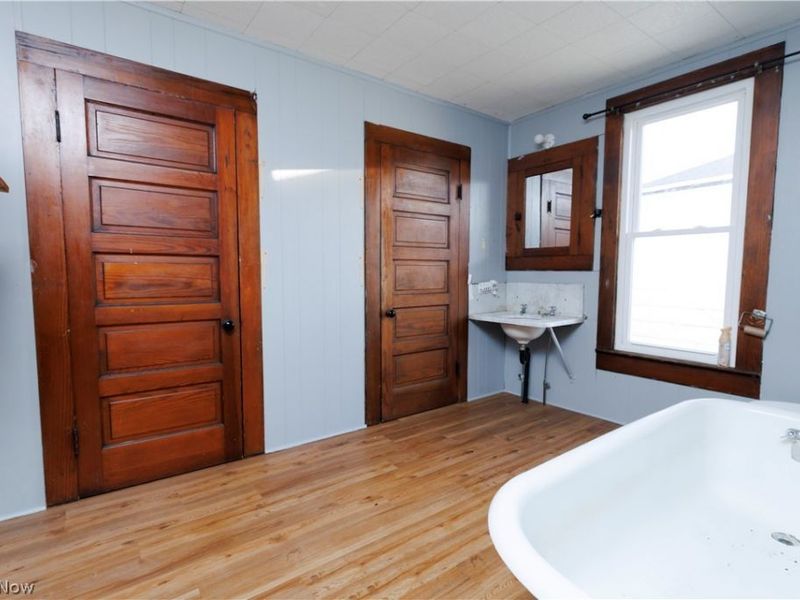 113 E 4th Street, Uhrichsville, OH 44683 Photo 16