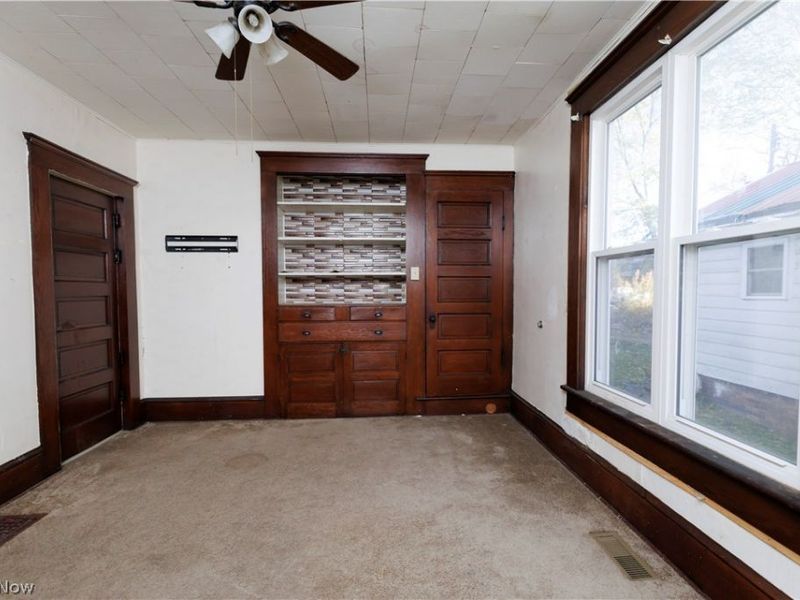 113 E 4th Street, Uhrichsville, OH 44683 Photo 3