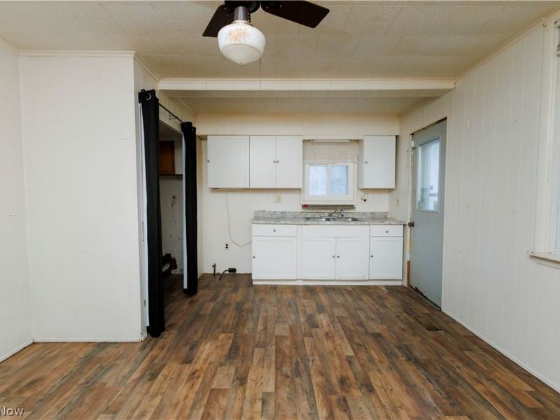 113 E 4th Street, Uhrichsville, OH 44683 Photo 4