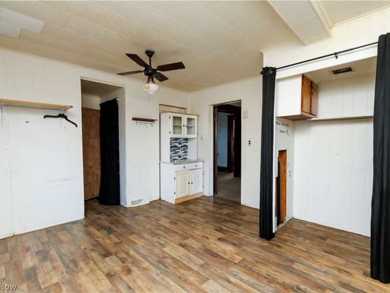 113 E 4th Street, Uhrichsville, OH 44683 Photo 5