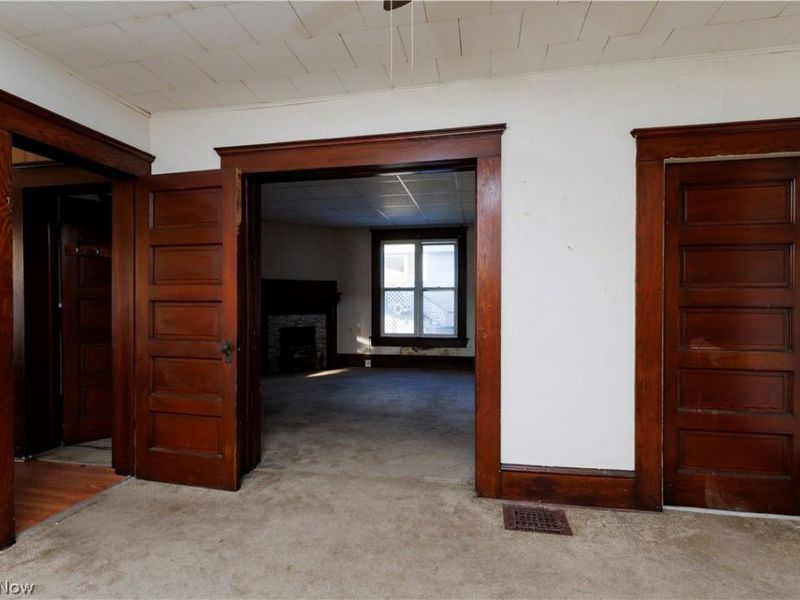 113 E 4th Street, Uhrichsville, OH 44683 Photo 8