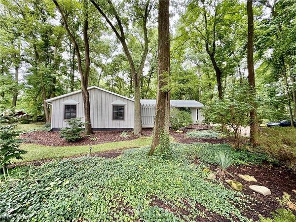 2181 Woodlawn Circle , Stow, OH 44224