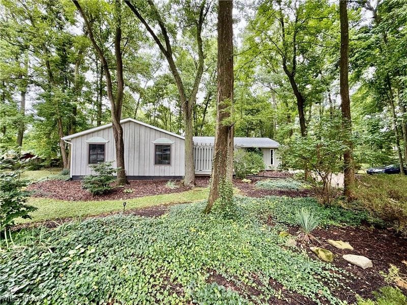 2181 Woodlawn Circle, Stow, OH 44224 Photo 1