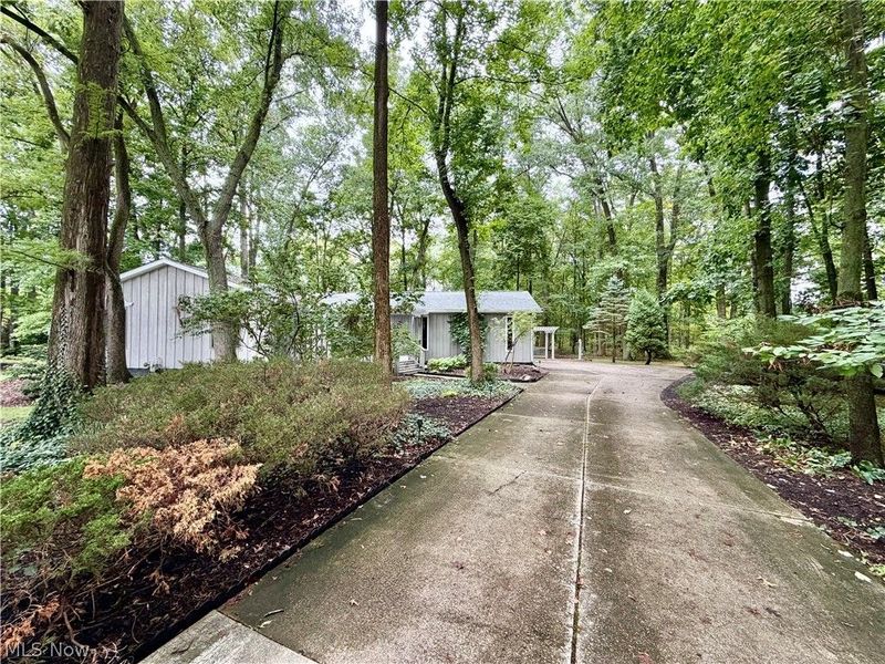 2181 Woodlawn Circle, Stow, OH 44224 Photo 2