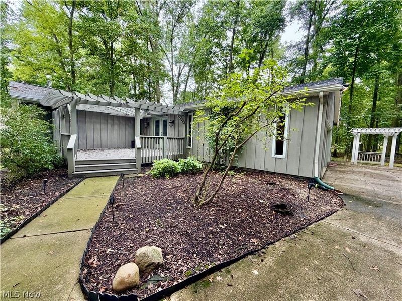 2181 Woodlawn Circle, Stow, OH 44224 Photo 4