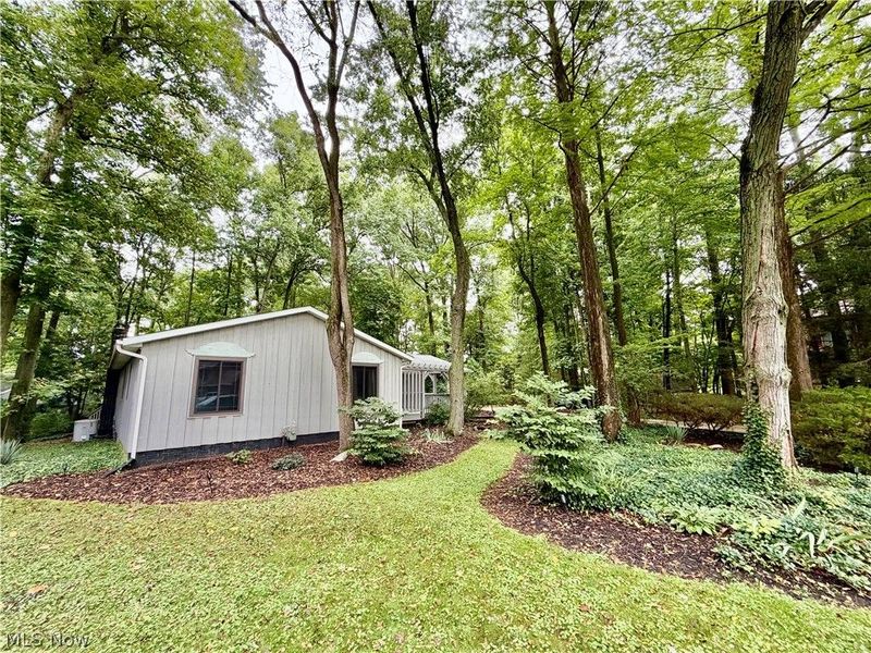 2181 Woodlawn Circle, Stow, OH 44224 Photo 6