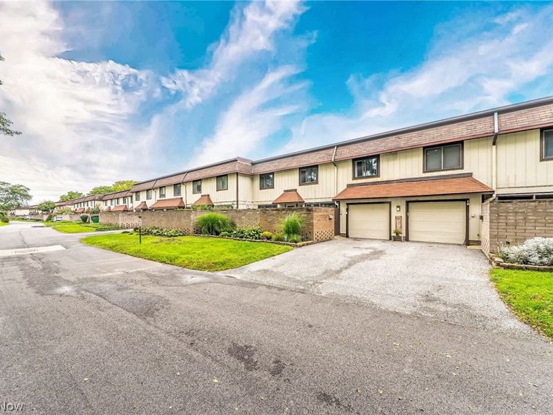 9956 Johnnycake Ridge Road, Unit E15, Concord Township, OH 44077 Photo 38