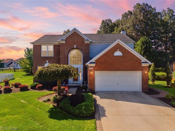 9260 Aaron Lane , Olmsted Twp, OH 44138