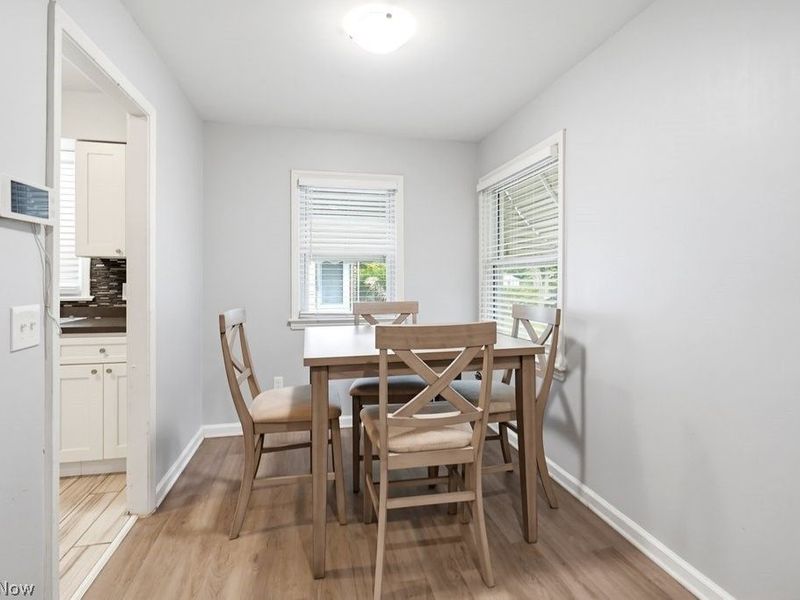 2076 N Green Road, Cleveland, OH 44121 Photo 6