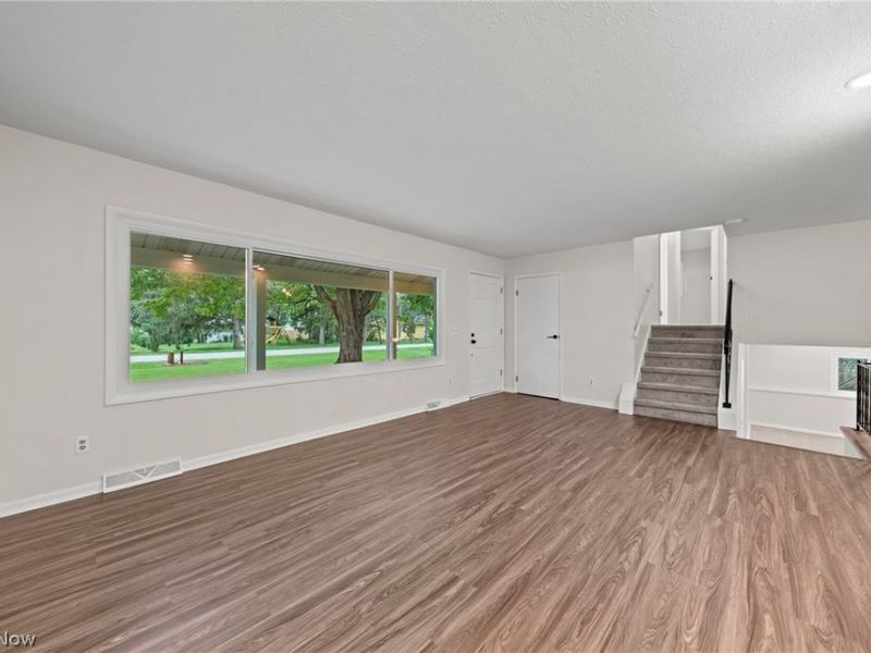42650 Adelbert Street, Elyria, OH 44035 Photo 6