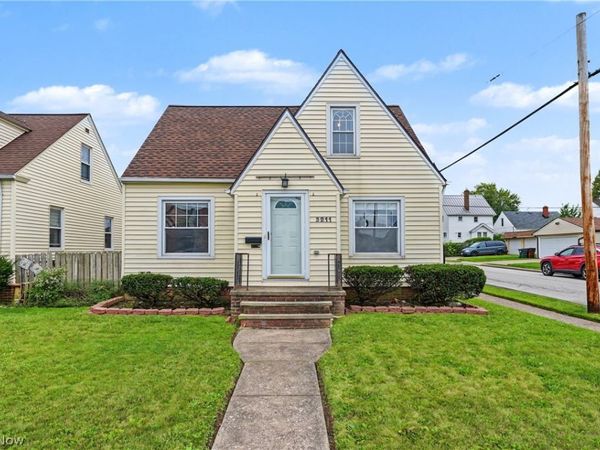 3211 North Avenue , Parma, OH 44134