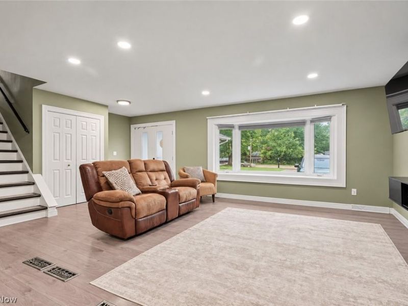 17513 Howe Road , Strongsville, OH 44136 Photo 4