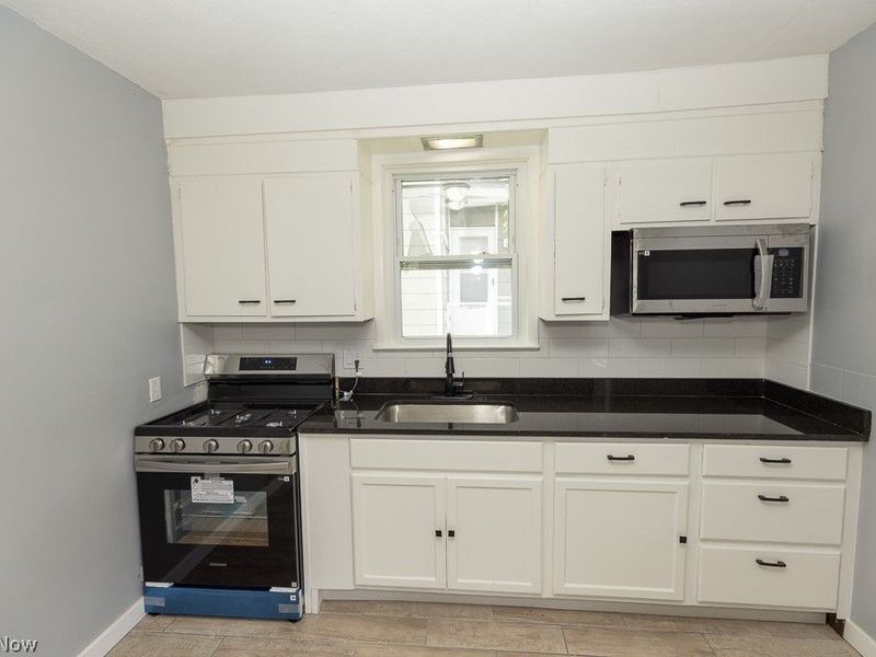 4026 Muriel Avenue, Cleveland, OH 44109 Photo 9