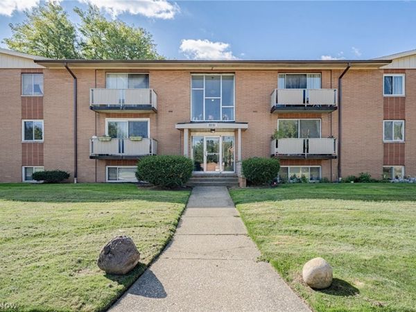 22051 River Oaks Drive , Unit B11, Rocky River, OH 44116