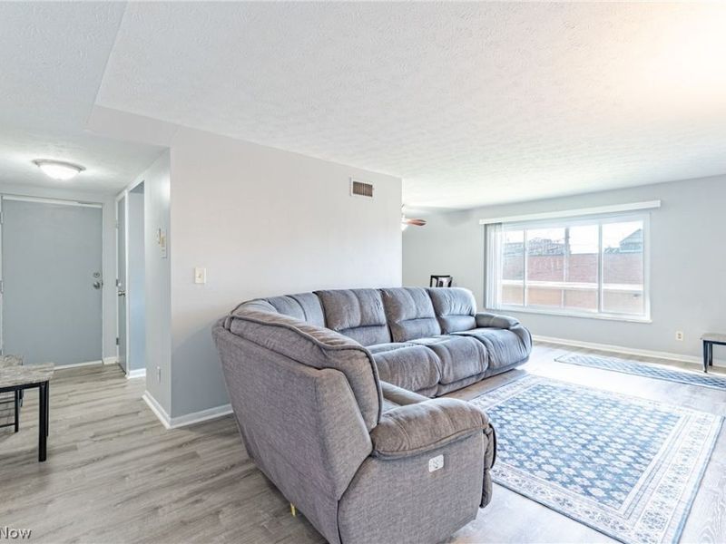 22051 River Oaks Drive , Unit B11, Rocky River, OH 44116 Photo 3