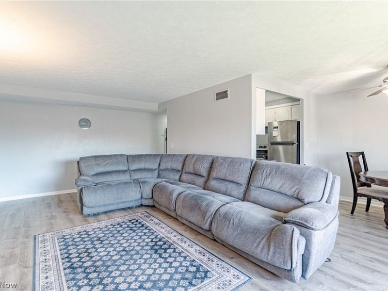 22051 River Oaks Drive , Unit B11, Rocky River, OH 44116 Photo 4