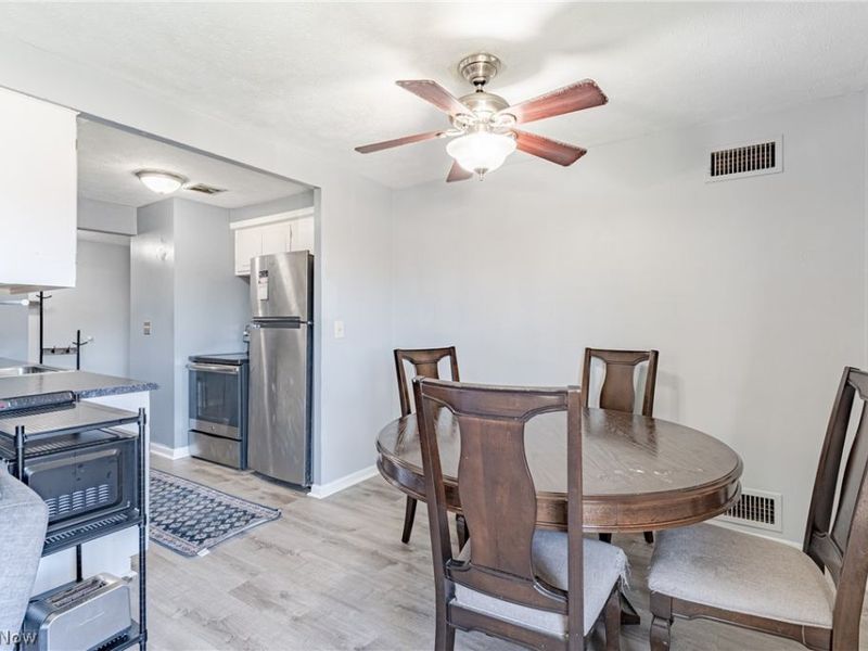 22051 River Oaks Drive , Unit B11, Rocky River, OH 44116 Photo 6