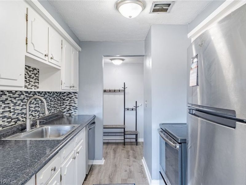 22051 River Oaks Drive , Unit B11, Rocky River, OH 44116 Photo 7