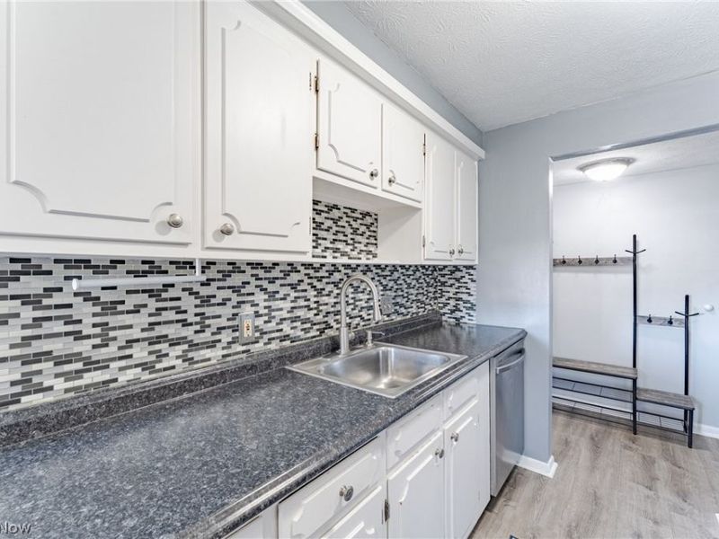 22051 River Oaks Drive , Unit B11, Rocky River, OH 44116 Photo 8