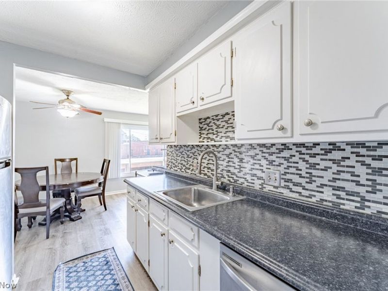 22051 River Oaks Drive , Unit B11, Rocky River, OH 44116 Photo 9