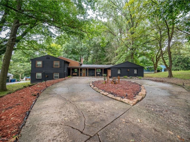 1109 Mansell Drive , Youngstown, OH 44505 Photo 2