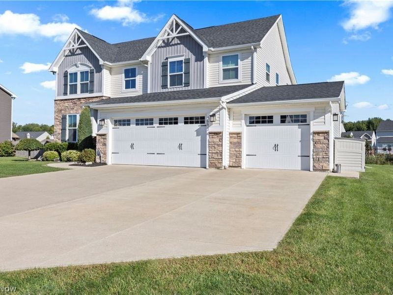 36622 Stockport Mill Drive , North Ridgeville, OH 44039 Photo 2