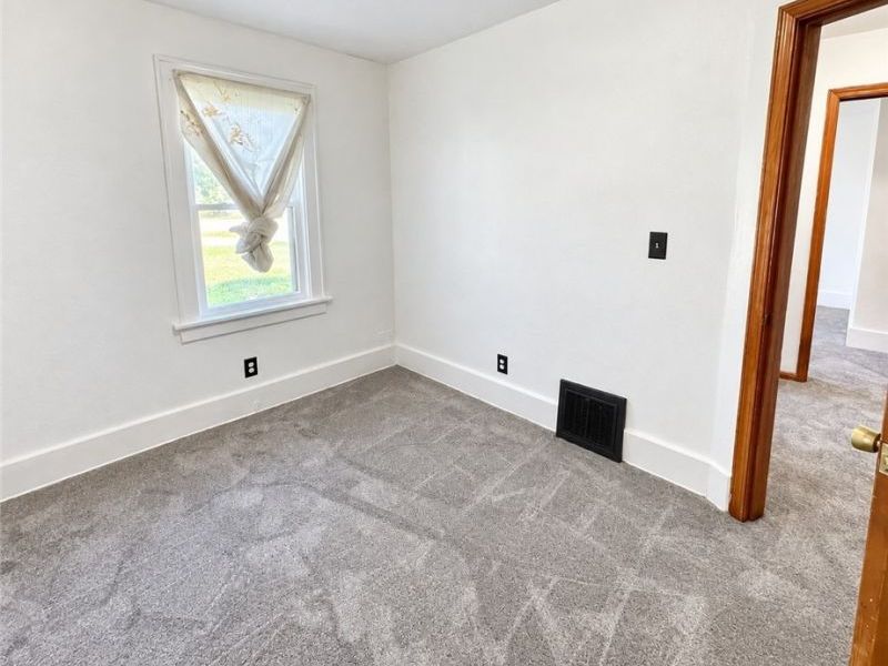1034 Clay Street, Akron, OH 44301 Photo 5