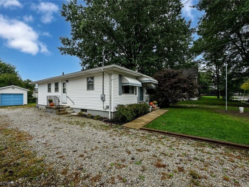 141 26th Street NW, Barberton, OH 44203 Photo 2