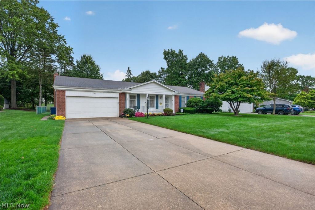 467 Green Meadow Drive, Tallmadge, OH 44278 Main Photo