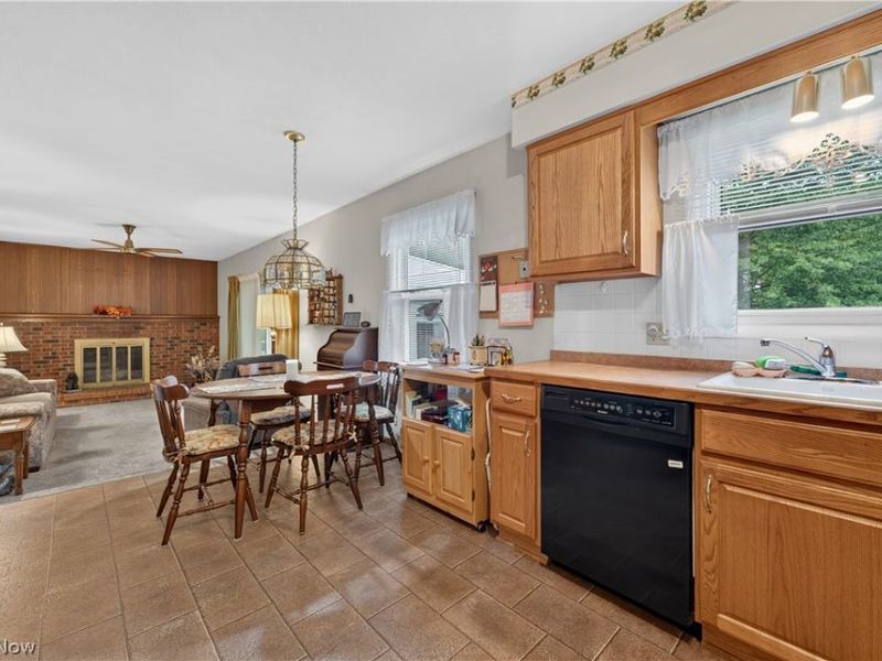 467 Green Meadow Drive, Tallmadge, OH 44278 Photo 4