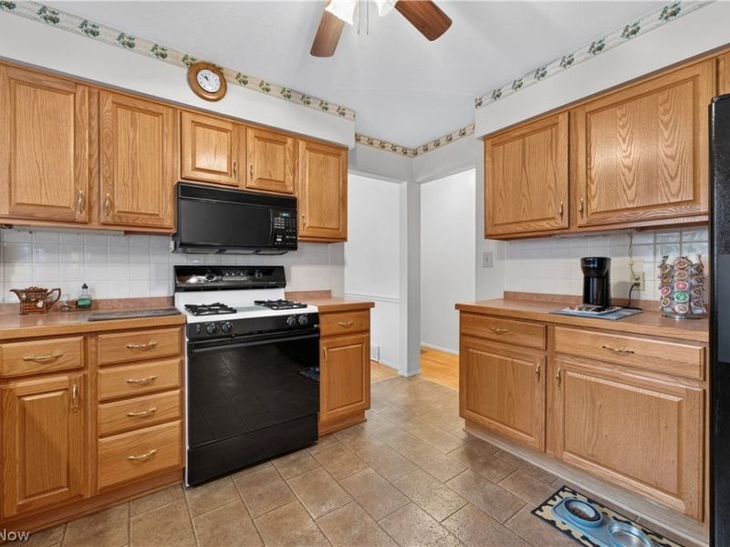 467 Green Meadow Drive, Tallmadge, OH 44278 Photo 6